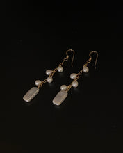 Load image into Gallery viewer, Freshwater Pearl Earrings