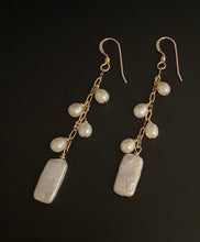 Load image into Gallery viewer, Freshwater Pearl Earrings